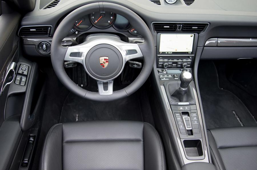  Porsche 911 Targa 2014 года  (фото 26 из 42)